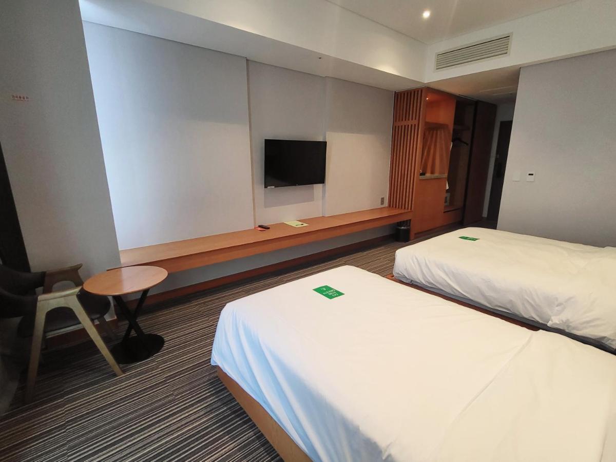 Hotel Tour Incheon Airport Hotel & Suites Eksteriør billede